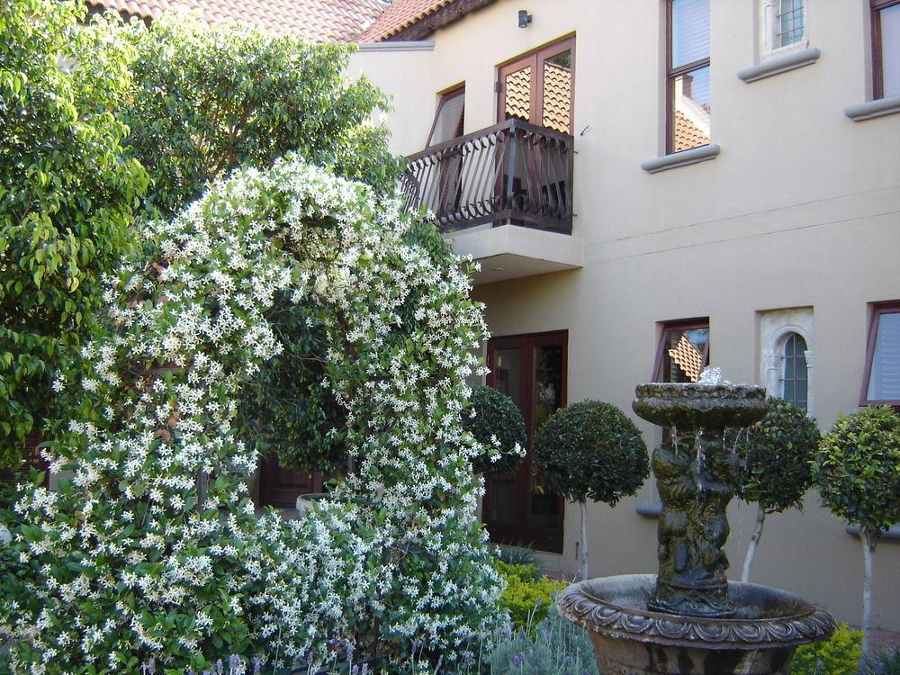 Bohemian Guesthouse - Pretoria Exterior photo