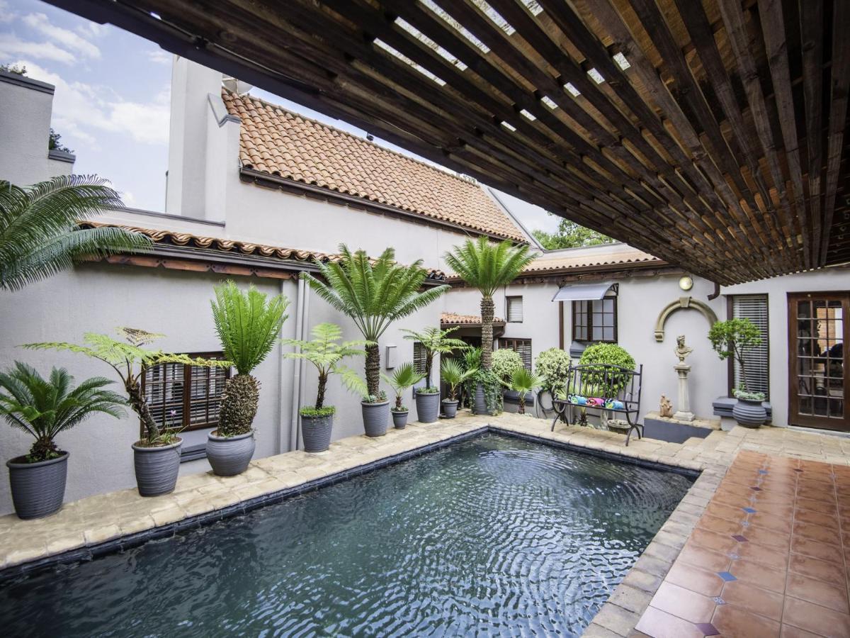 Bohemian Guesthouse - Pretoria Exterior photo